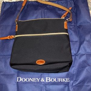 Dooney and bourke crossbody bag